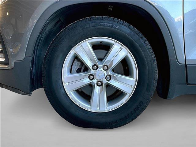Used 2020 Chevrolet Trax LS FWD image 10