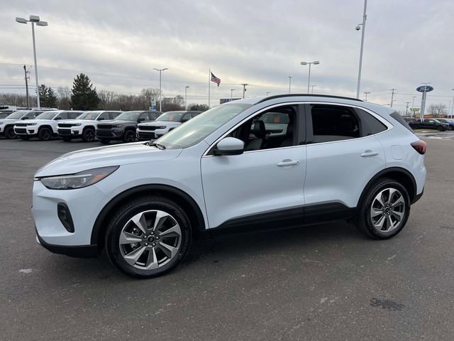 Used 2025 Ford Escape Platinum image 3