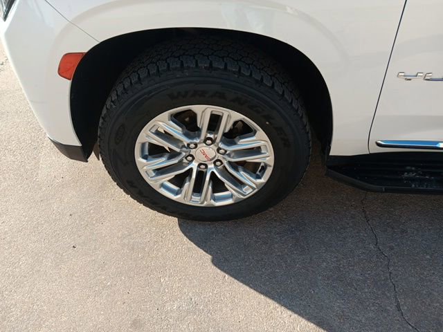 Used 2021 GMC Yukon SLT w/ SLT Premium Package image 42