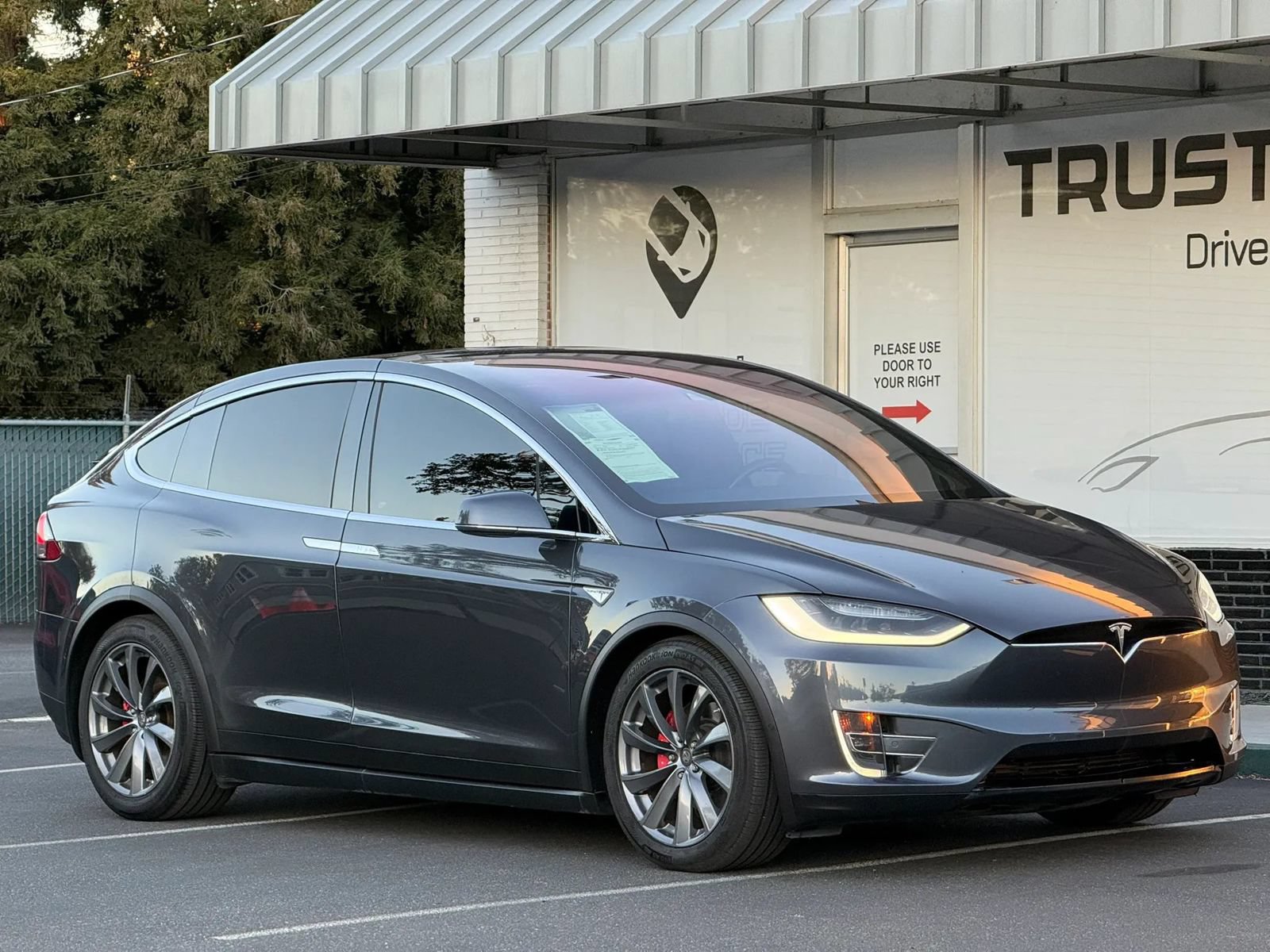 Used 2016 Tesla Model X Performance AWD/4WD image 6