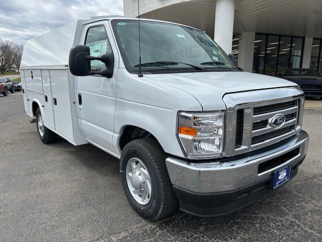 New 2025 Ford E-350 and Econoline 350 Super Duty w/ Power Equipment Group RWD image 2