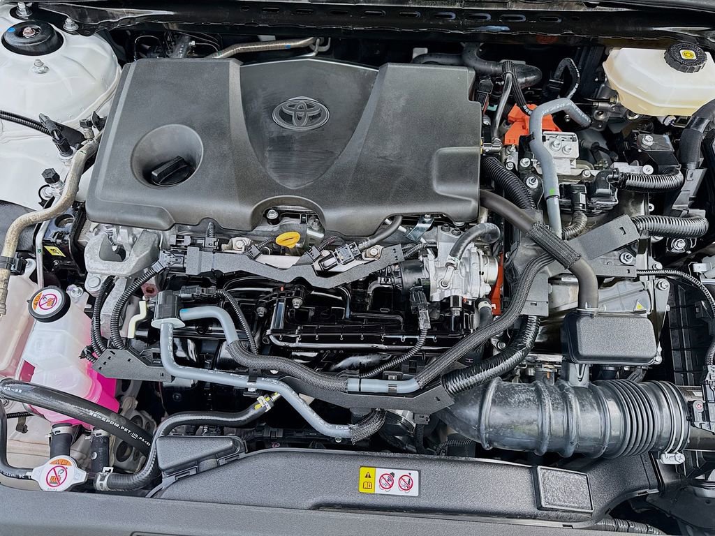 Used 2025 Toyota Camry SE image 38