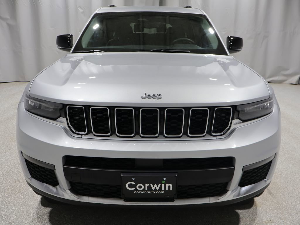 Used 2023 Jeep Grand Cherokee L Limited AWD/4WD image 9