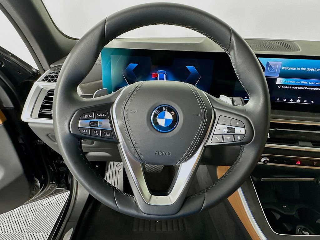 Certified 2025 BMW X5 xDrive50e w/ Parking Assistance Package image 11