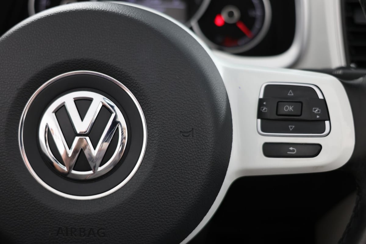Used 2019 Volkswagen Beetle 2.0T SE FWD image 26