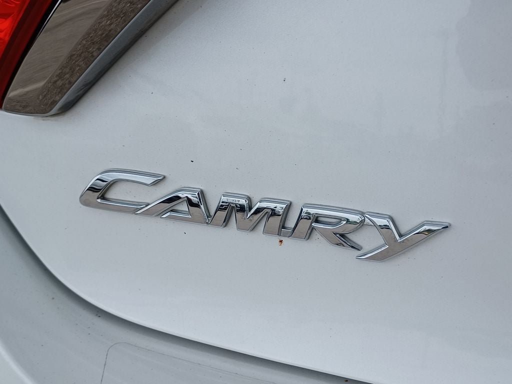 Used 2016 Toyota Camry SE w/ Moonroof Package FWD image 6