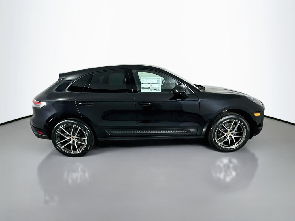 Certified 2026 Porsche Macan AWD/4WD image 8