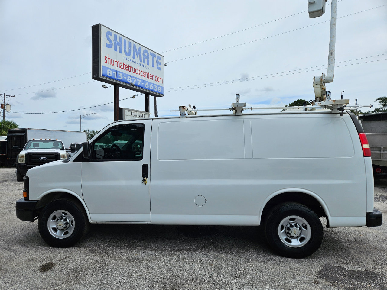 Used 2014 Chevrolet Express 2500 image 1