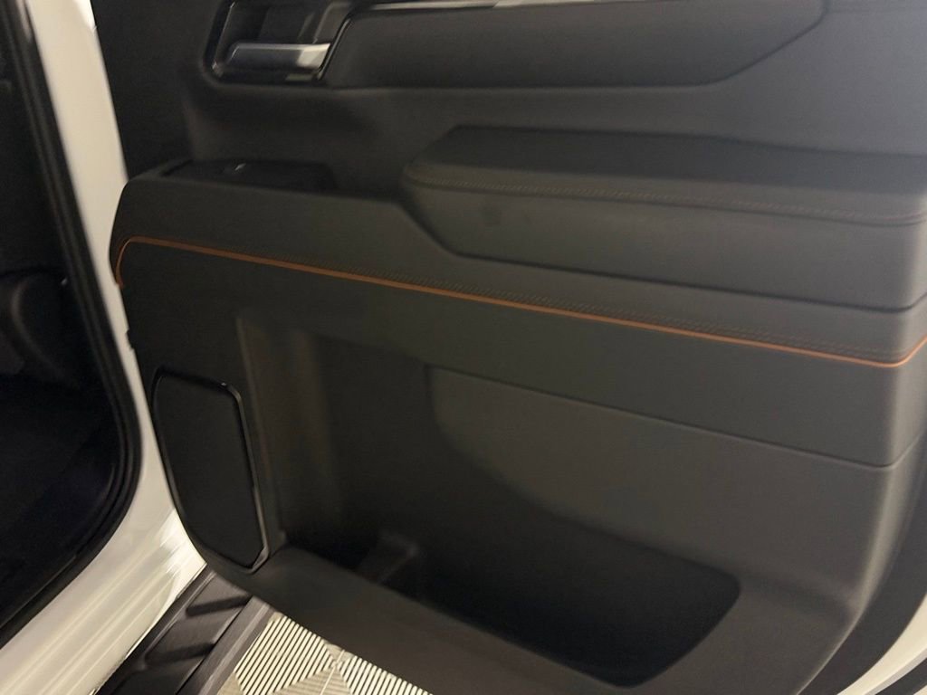 Used 2024 GMC Sierra 2500 AT4 w/ AT4 Premium Plus Package AWD/4WD image 32