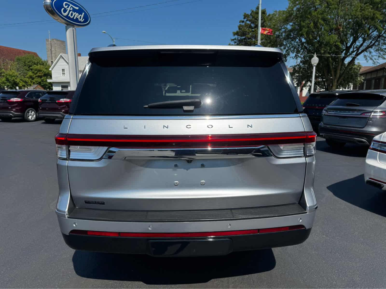Used 2024 Lincoln Navigator L 4WD image 10