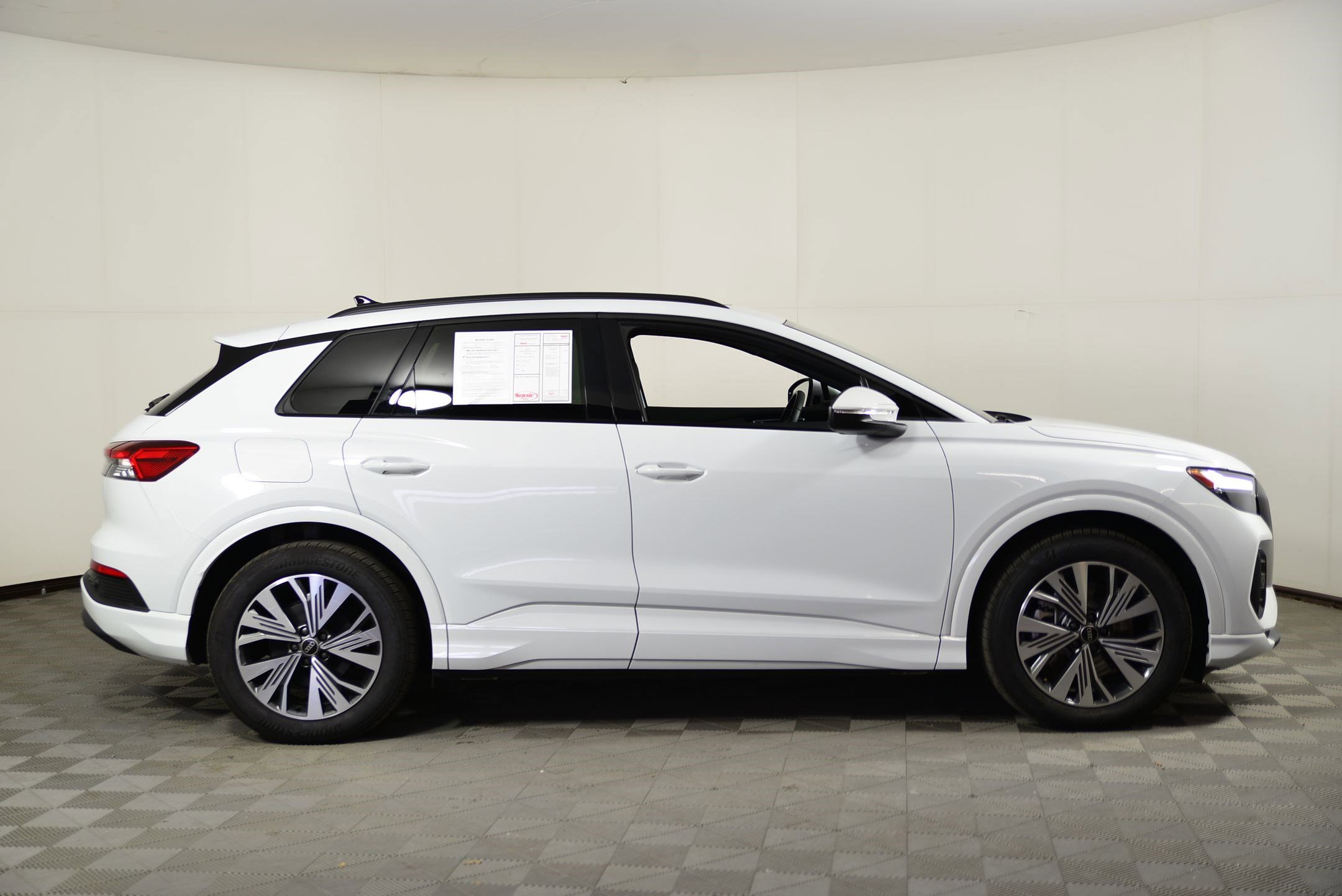 Certified 2025 Audi Q4 e-tron Premium w/ Convenience Package image 7