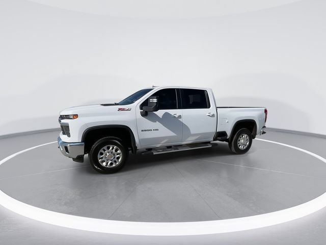 Used 2025 Chevrolet Silverado 2500 LT AWD/4WD image 4