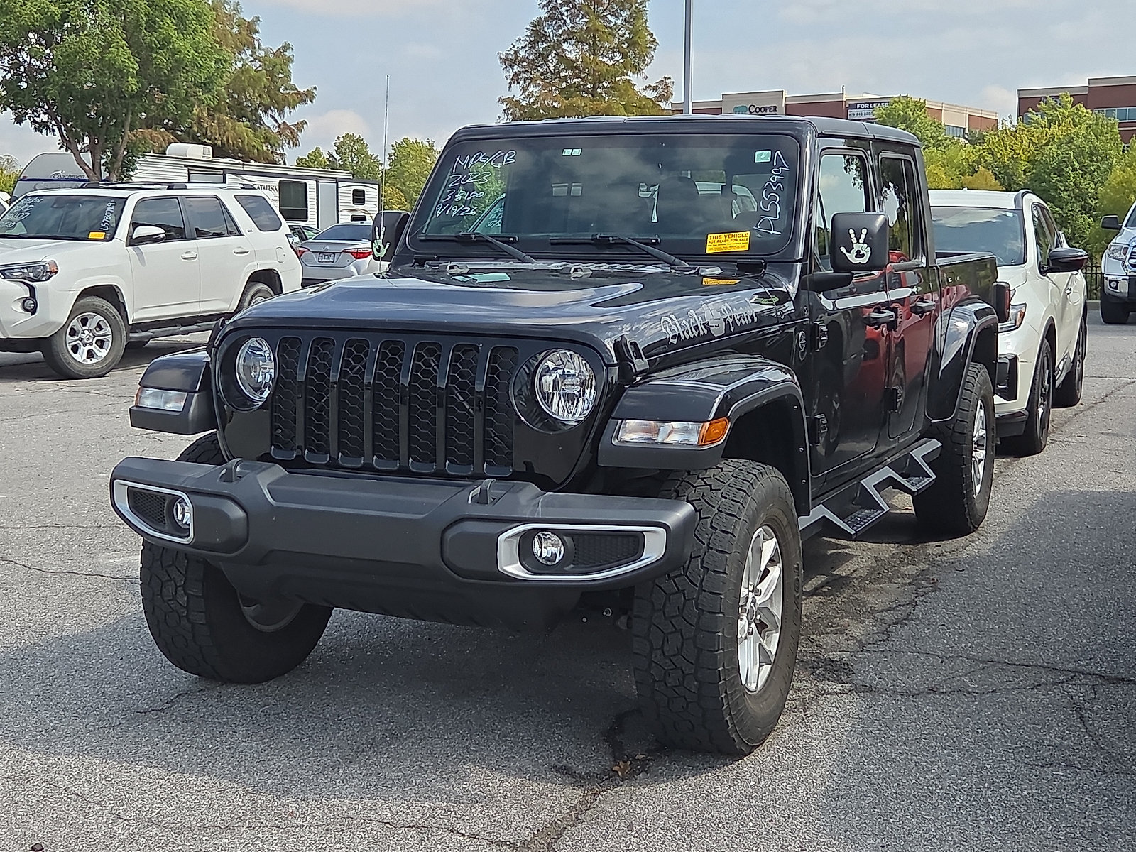 Used 2023 Jeep Gladiator Sport AWD/4WD image 2