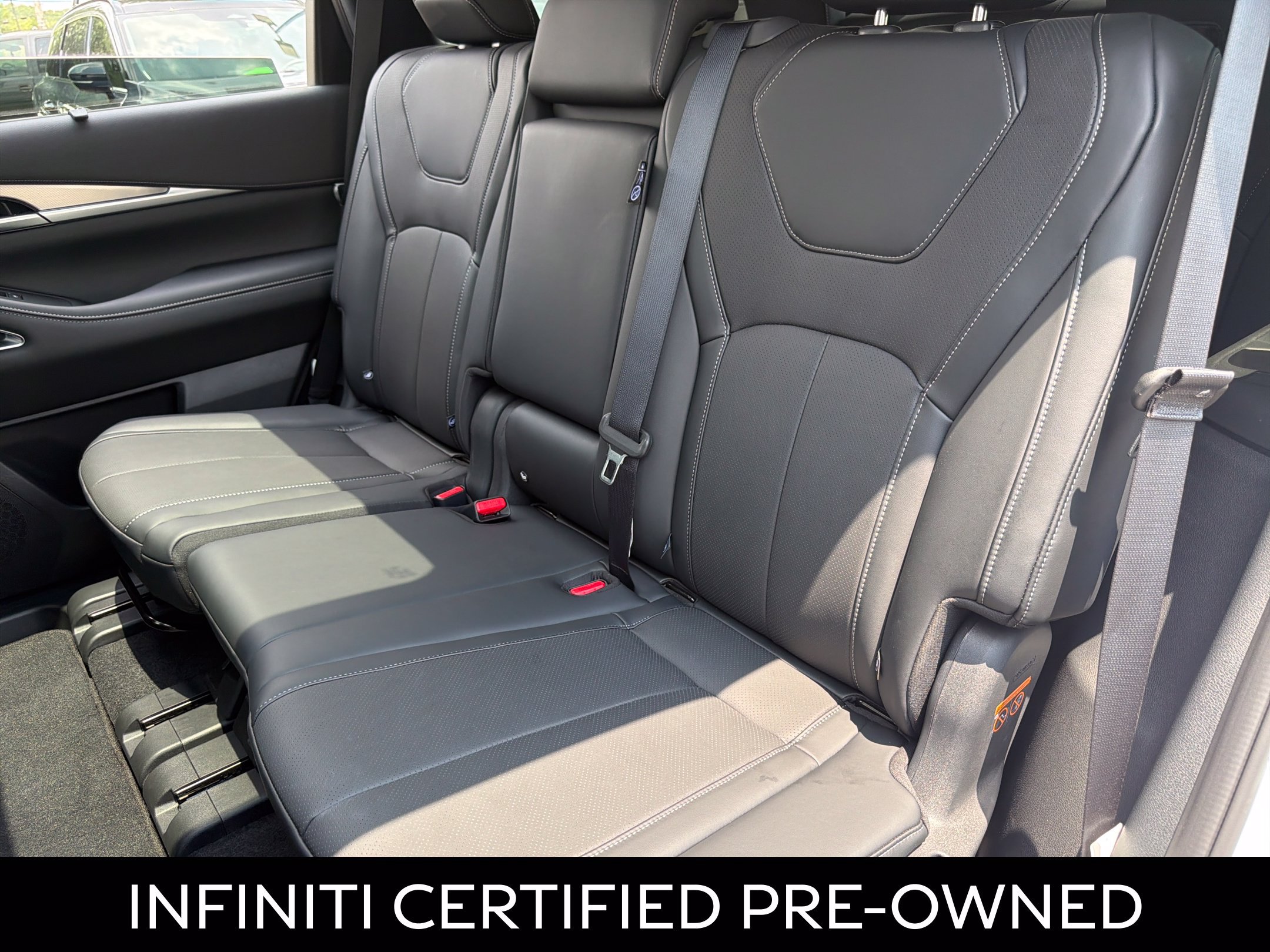 Certified 2026 INFINITI QX60 Luxe w/ Cargo Package FWD image 30