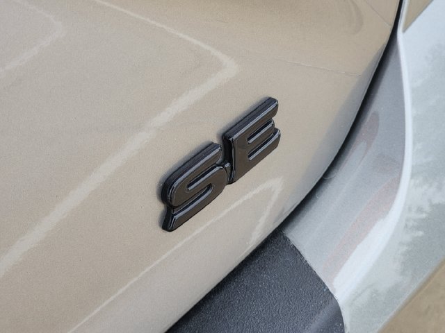 Used 2026 Toyota Camry SE w/ Convenience Package FWD image 8