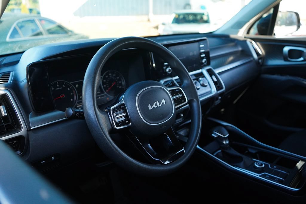 Used 2022 Kia Sorento LX FWD image 6