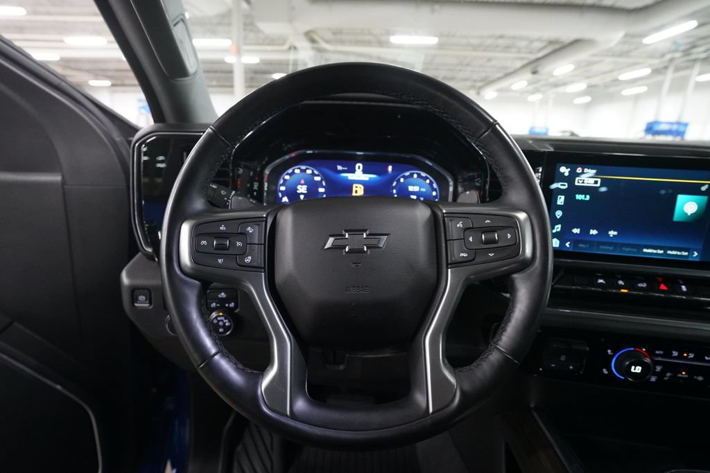 Used 2023 Chevrolet Silverado 1500 LT Trail Boss w/ Convenience Package II AWD/4WD image 4