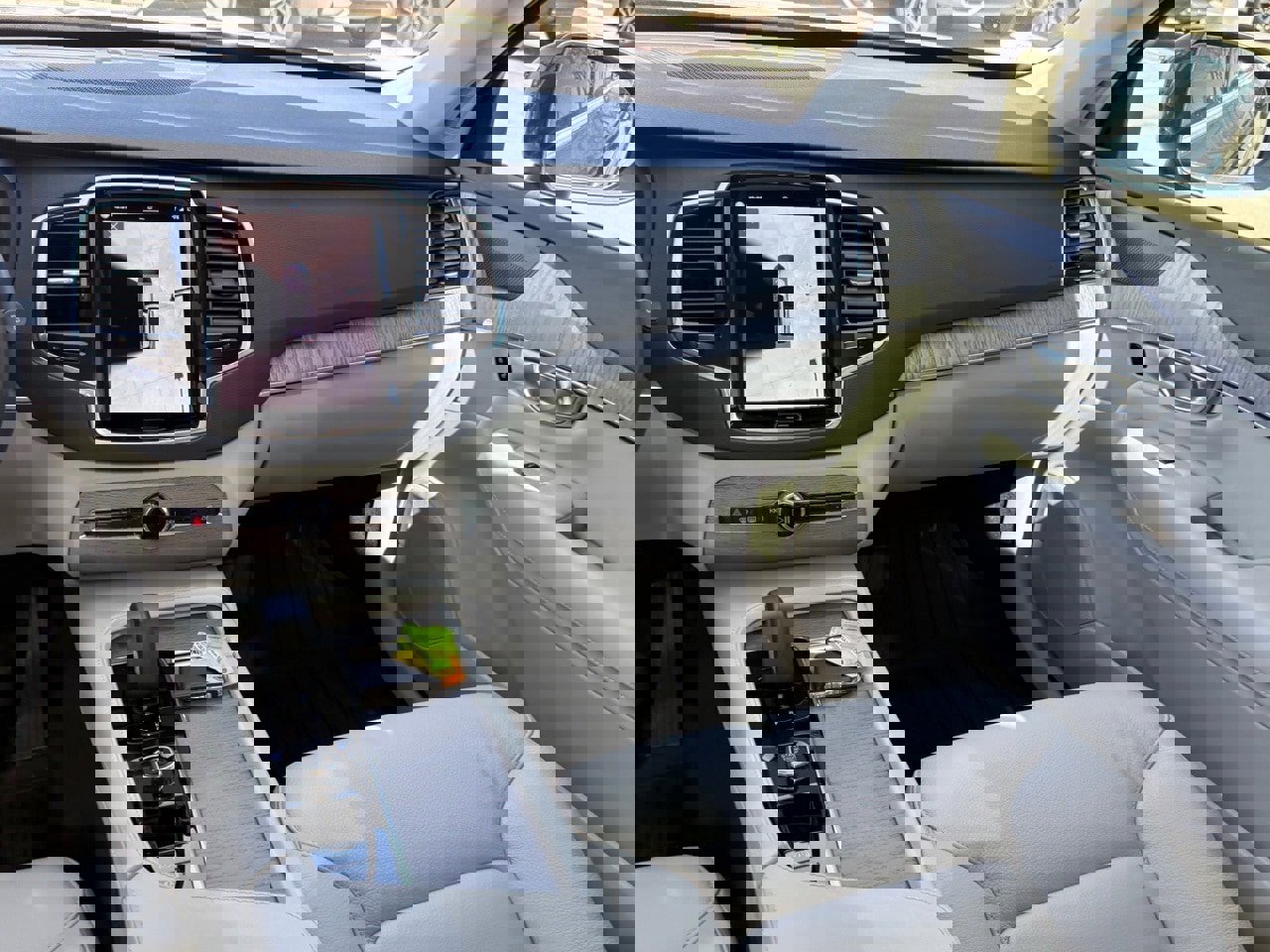 Certified 2024 Volvo XC90 B6 Plus w/ Protection Package Premier image 16