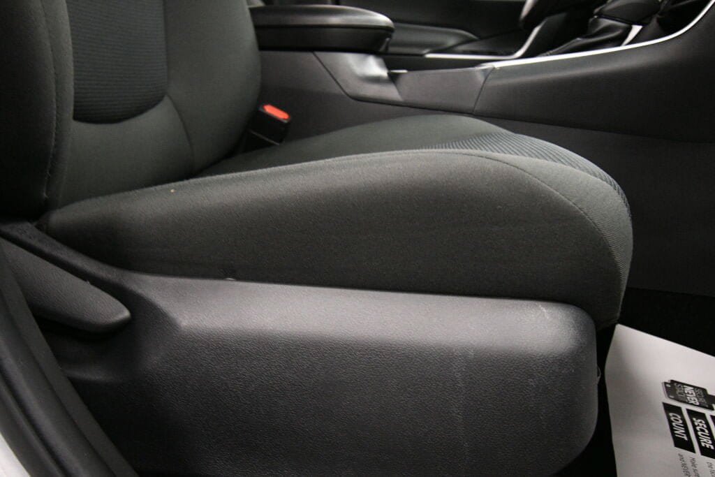 Certified 2025 Toyota RAV4 LE FWD image 25