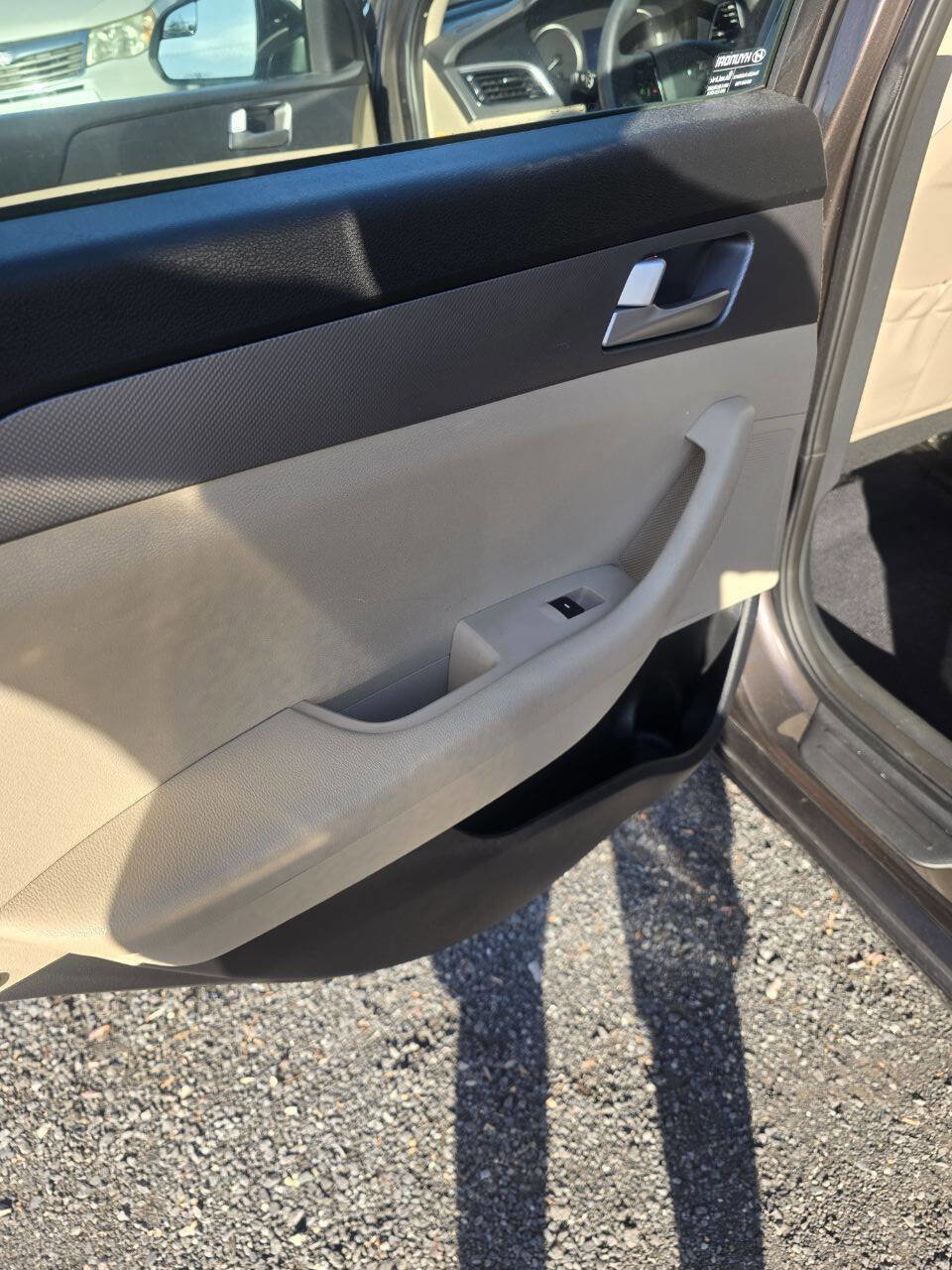 Used 2016 Hyundai Sonata SE FWD image 16