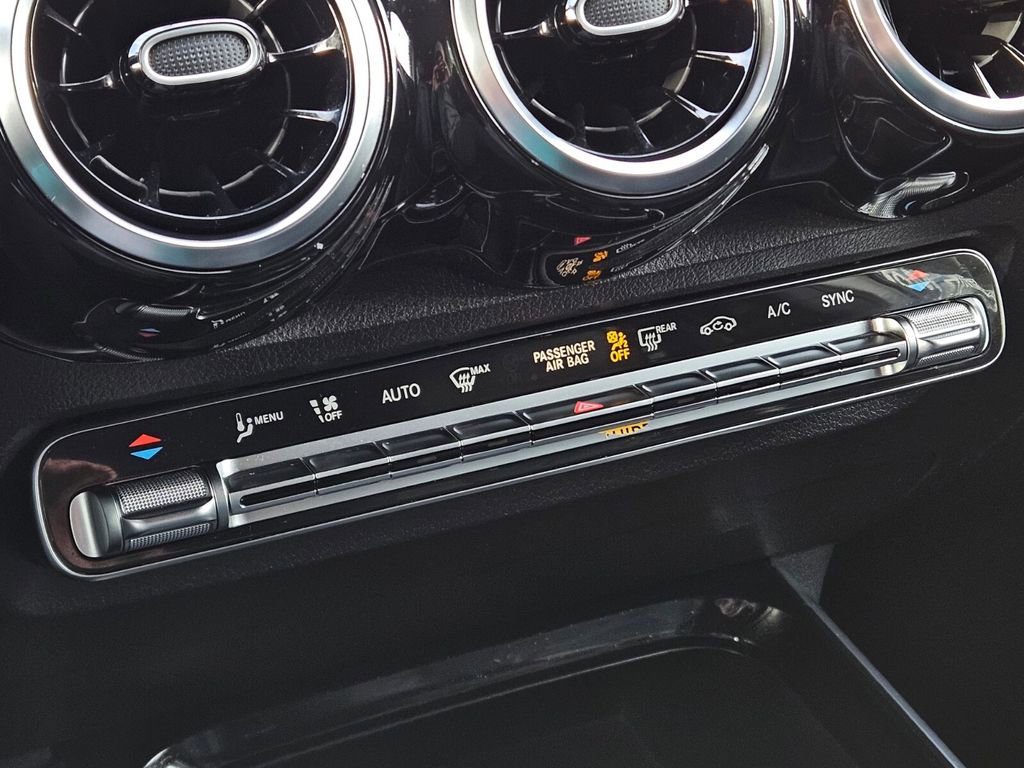 Certified 2021 Mercedes-Benz GLB 250 GLB 250 image 20