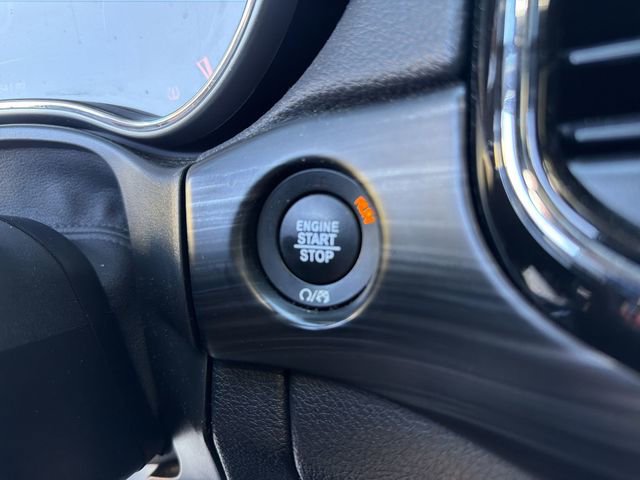 Used 2020 Jeep Grand Cherokee Laredo w/ Quick Order Package 2BN North image 17