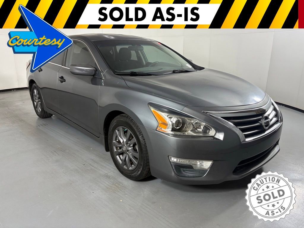 Used 2015 Nissan Altima 2.5 S w/ Sport Value Package image 1