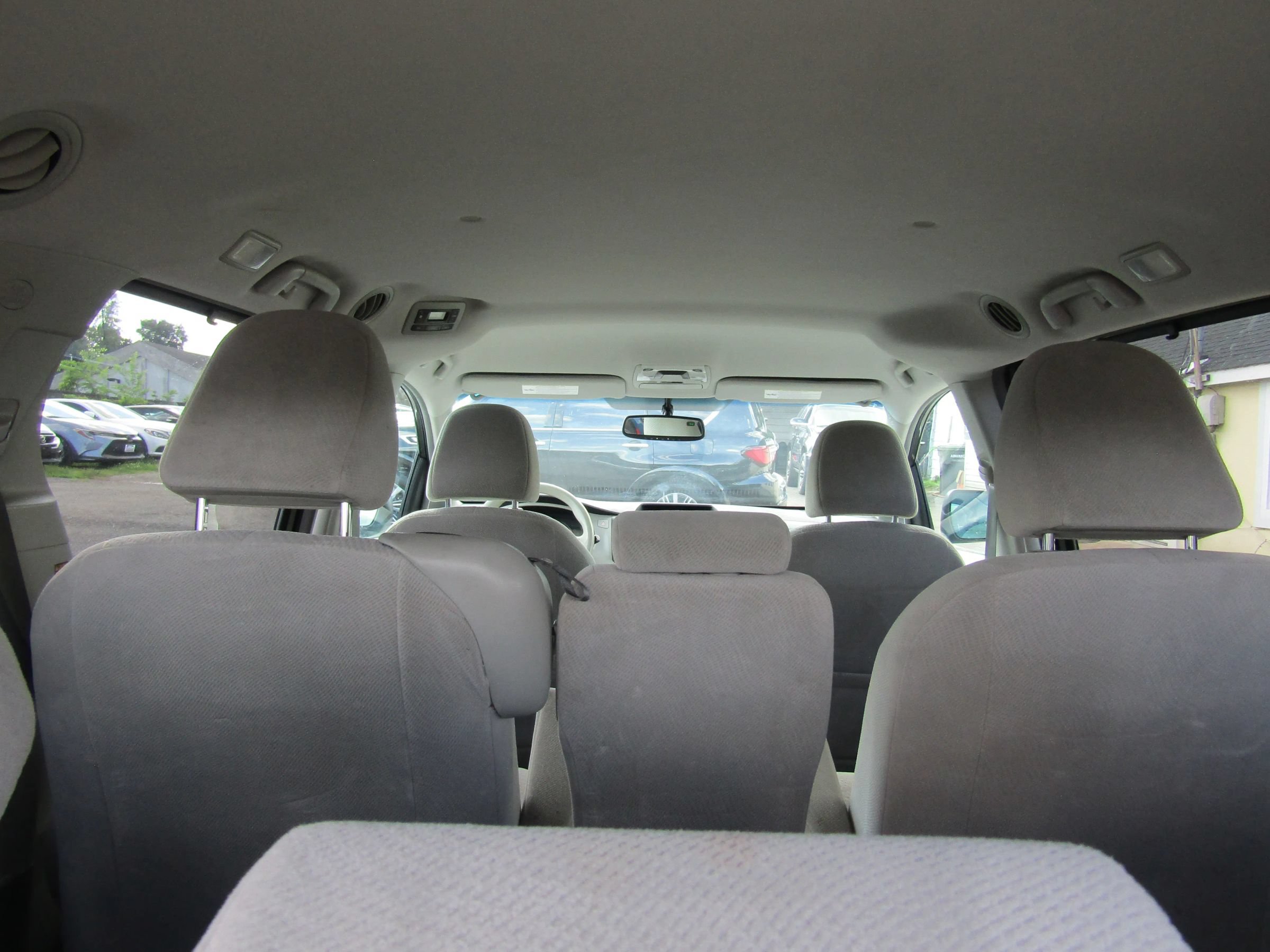 Used 2013 Toyota Sienna LE w/ Towing Pkg FWD image 23