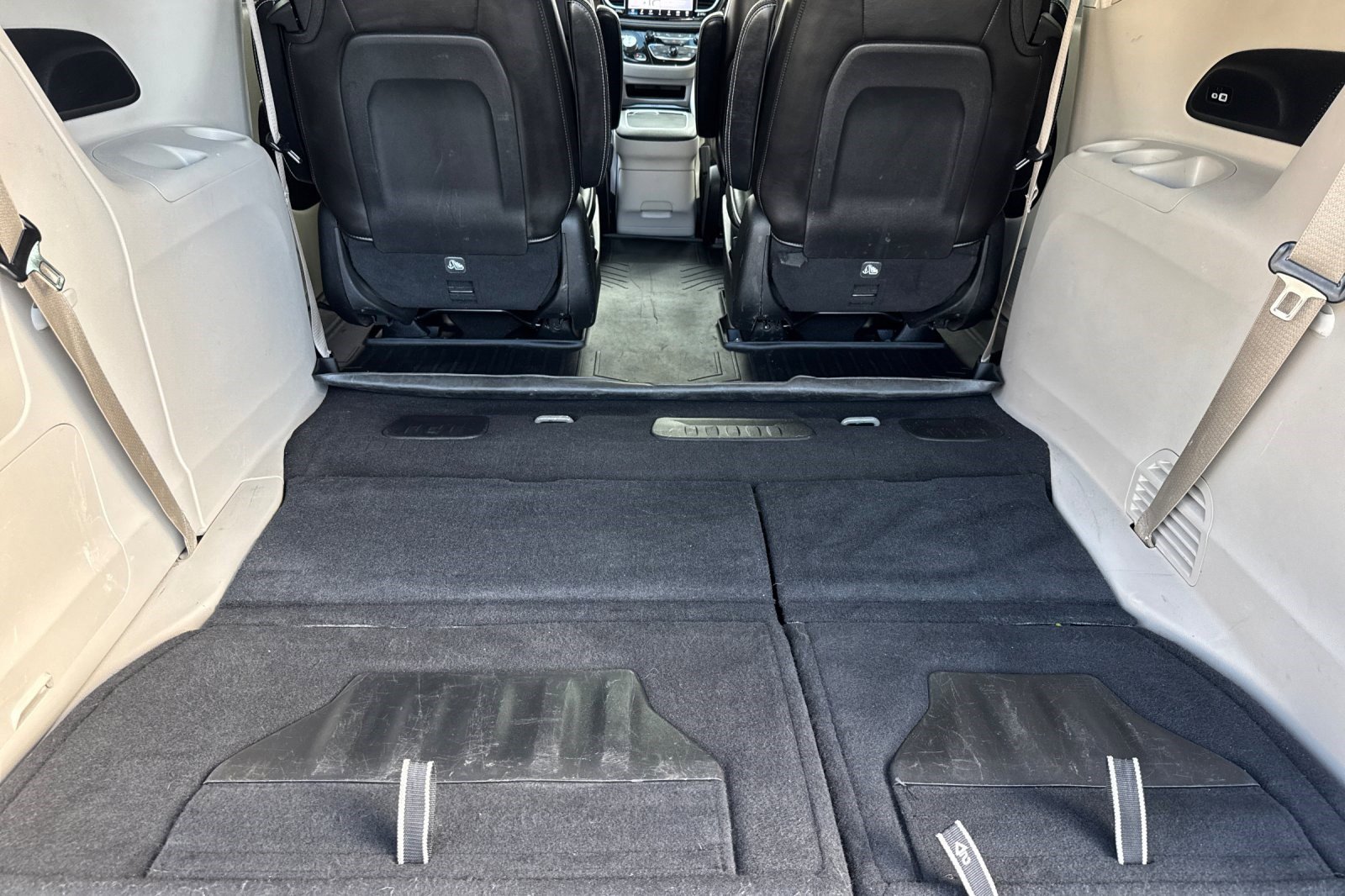 Used 2021 Chrysler Pacifica Limited w/ Premium & Safety Sphere Group image 34