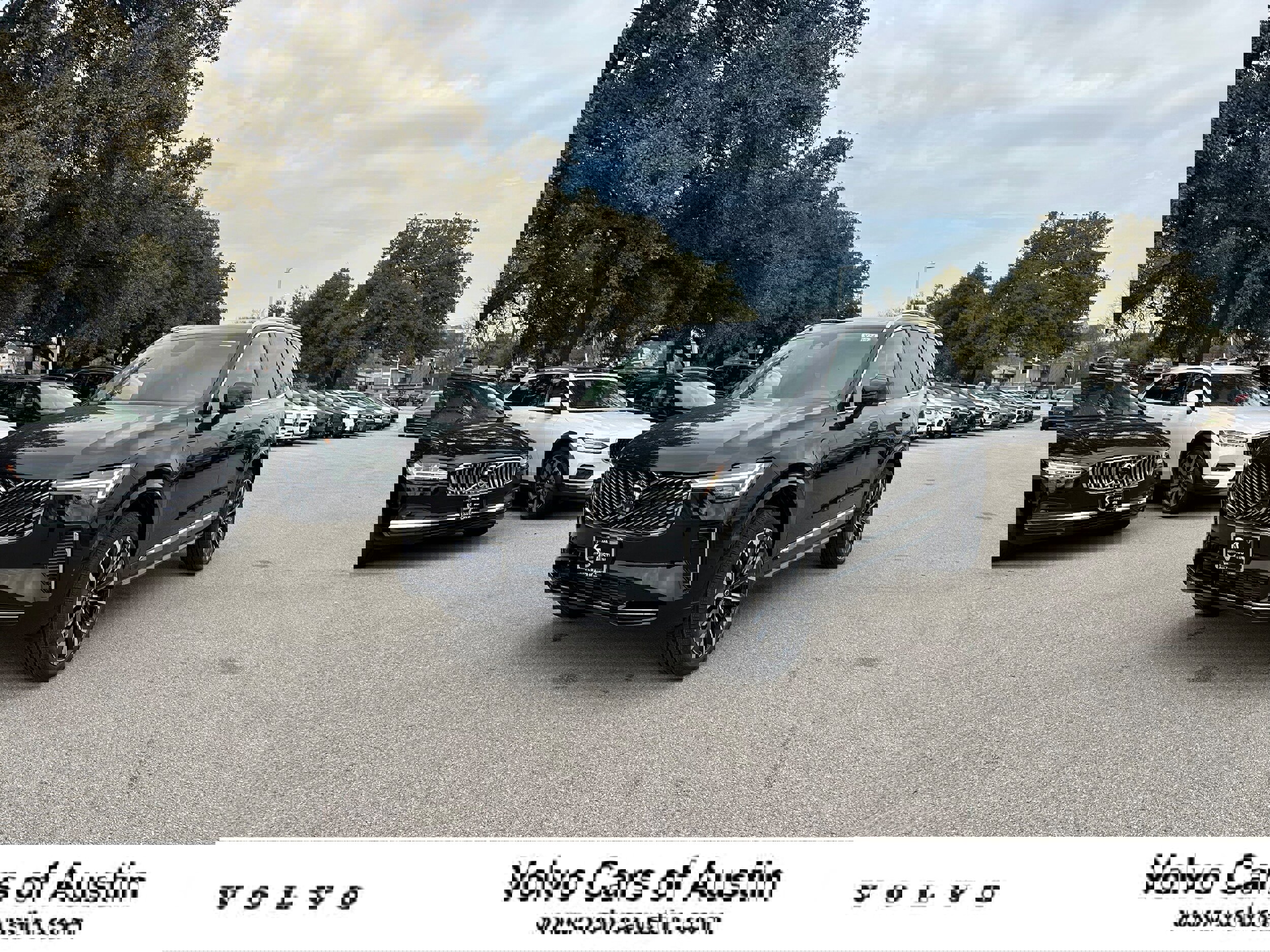 New 2025 Volvo XC90 T8 Plus w/ Protection Package Premier image 1