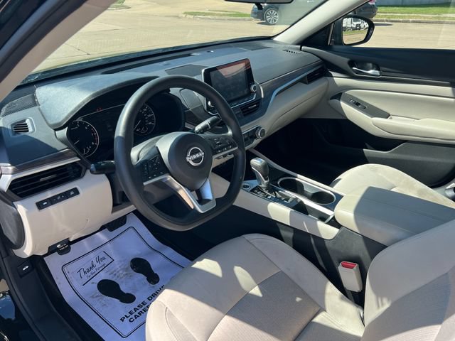 Used 2024 Nissan Altima 2.5 SV FWD image 35