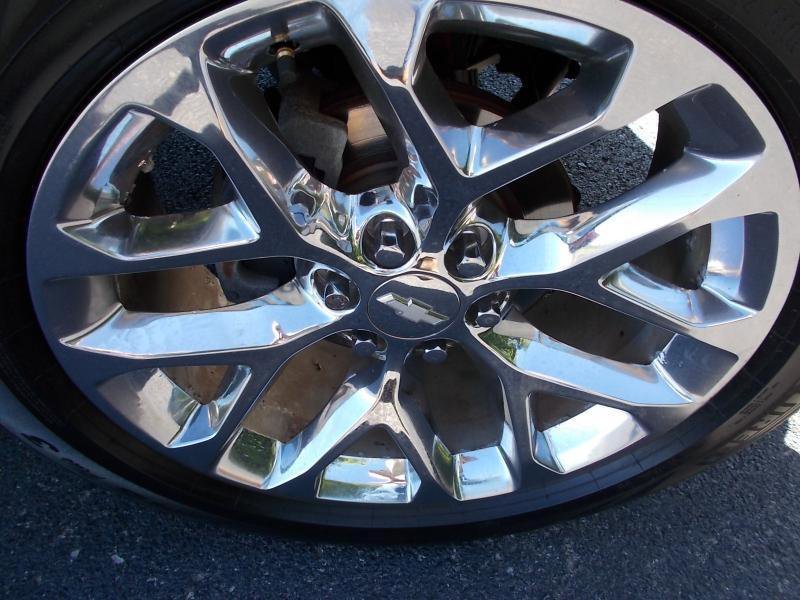 Used 2018 Chevrolet Suburban LT AWD/4WD image 19