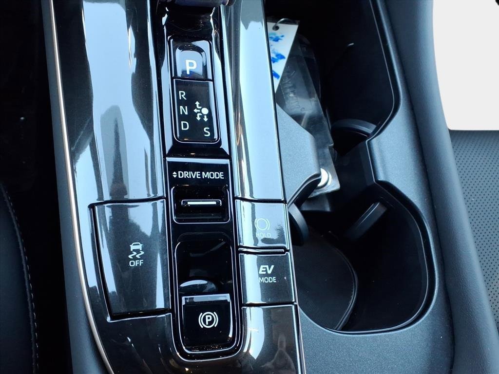 Used 2025 Toyota Crown Signia image 18