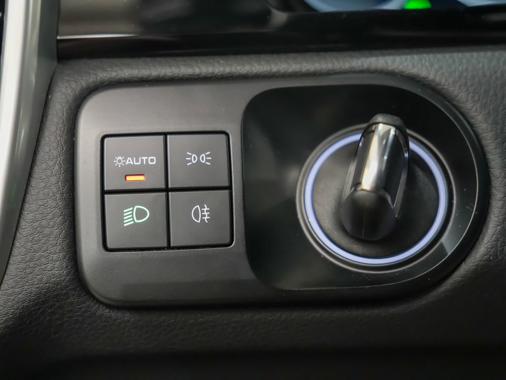 Certified 2023 Porsche Cayenne AWD/4WD image 24