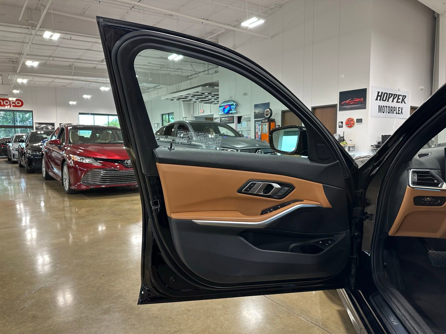 Used 2023 BMW 330e w/ Premium Package image 9