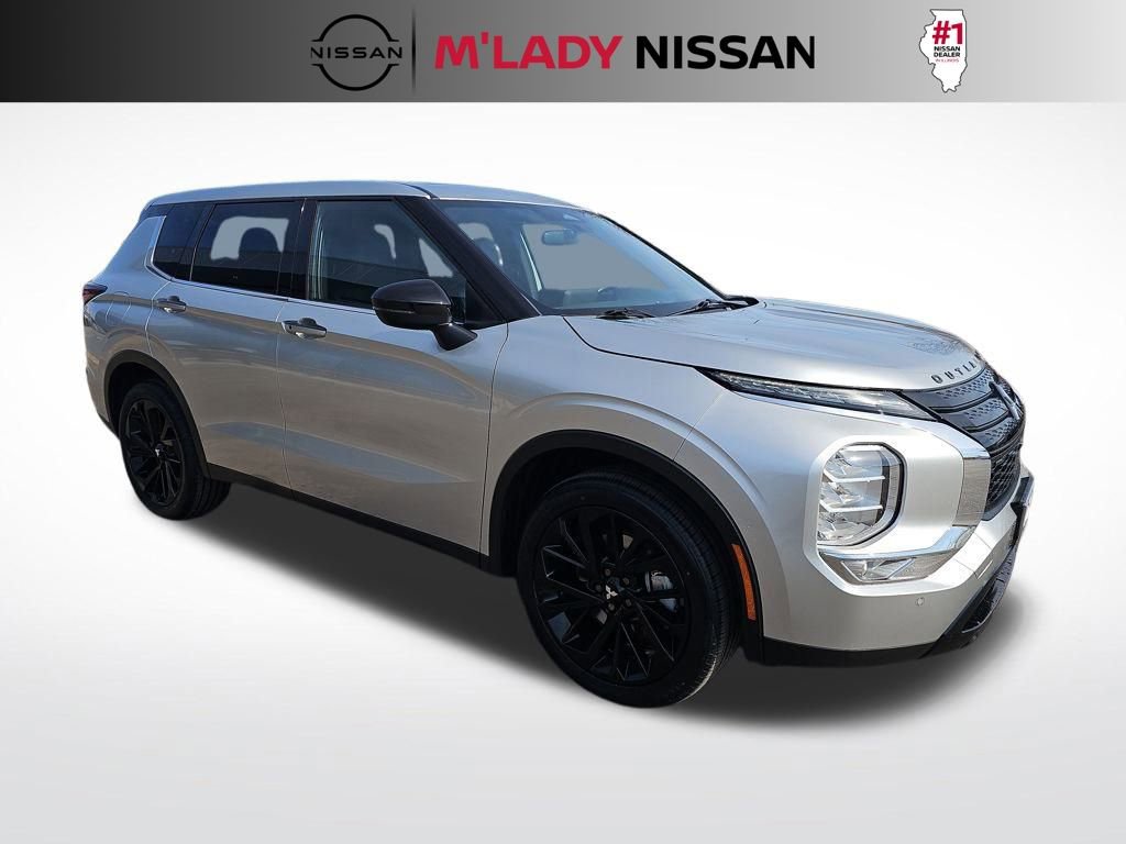 Used 2022 Mitsubishi Outlander SEL Black Edition image 4