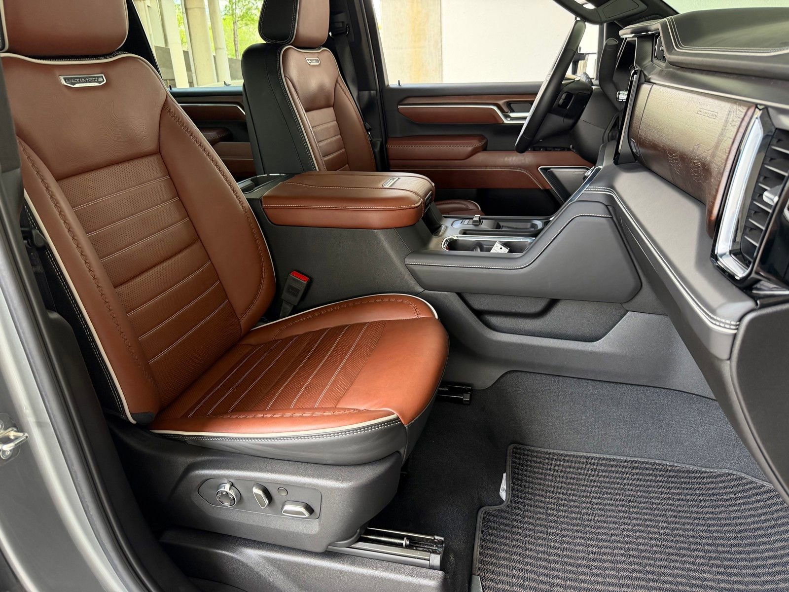 Used 2024 GMC Sierra 2500 Denali Ultimate image 24