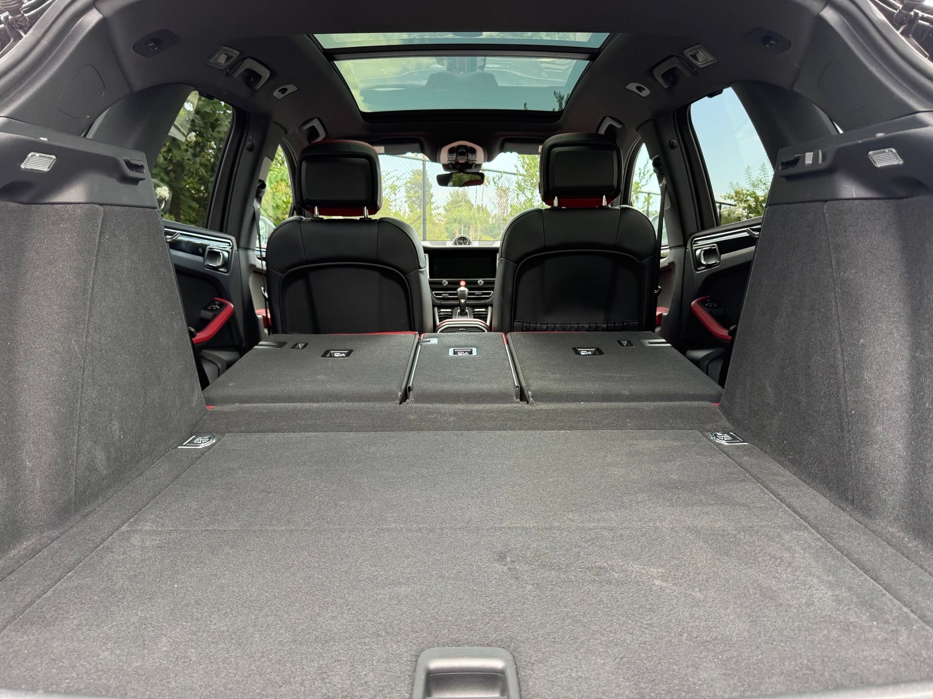 New 2025 Porsche Macan AWD/4WD image 35