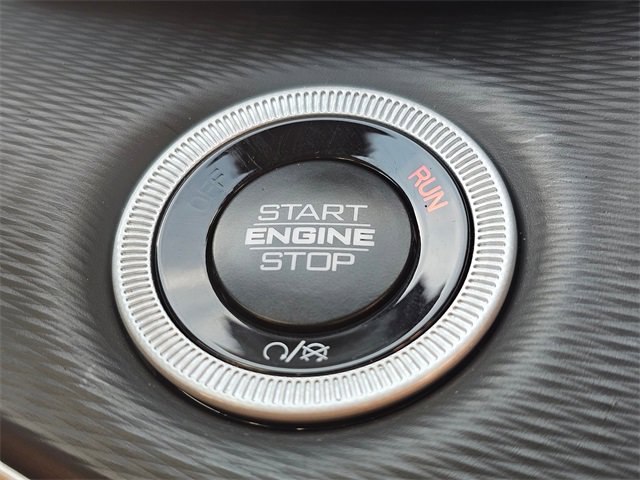 New 2025 Jeep Grand Cherokee Altitude image 21