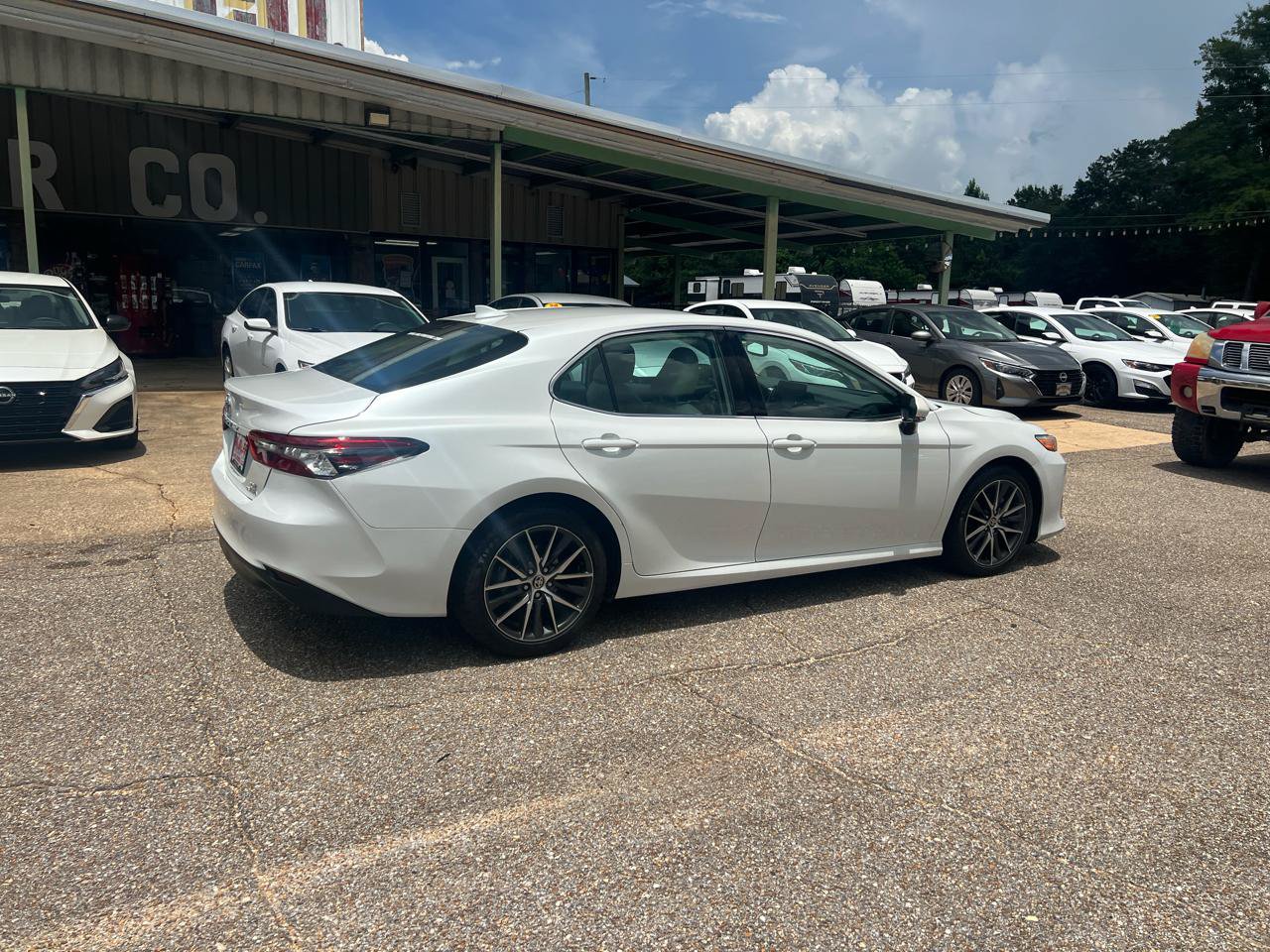 Used 2022 Toyota Camry XLE w/ Cold Weather Package FWD image 7