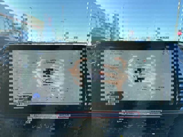 Used 2026 Toyota Camry SE w/ Multimedia Upgrade Package image 23