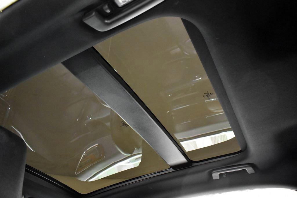 Used 2018 Lincoln Continental Reserve FWD image 24