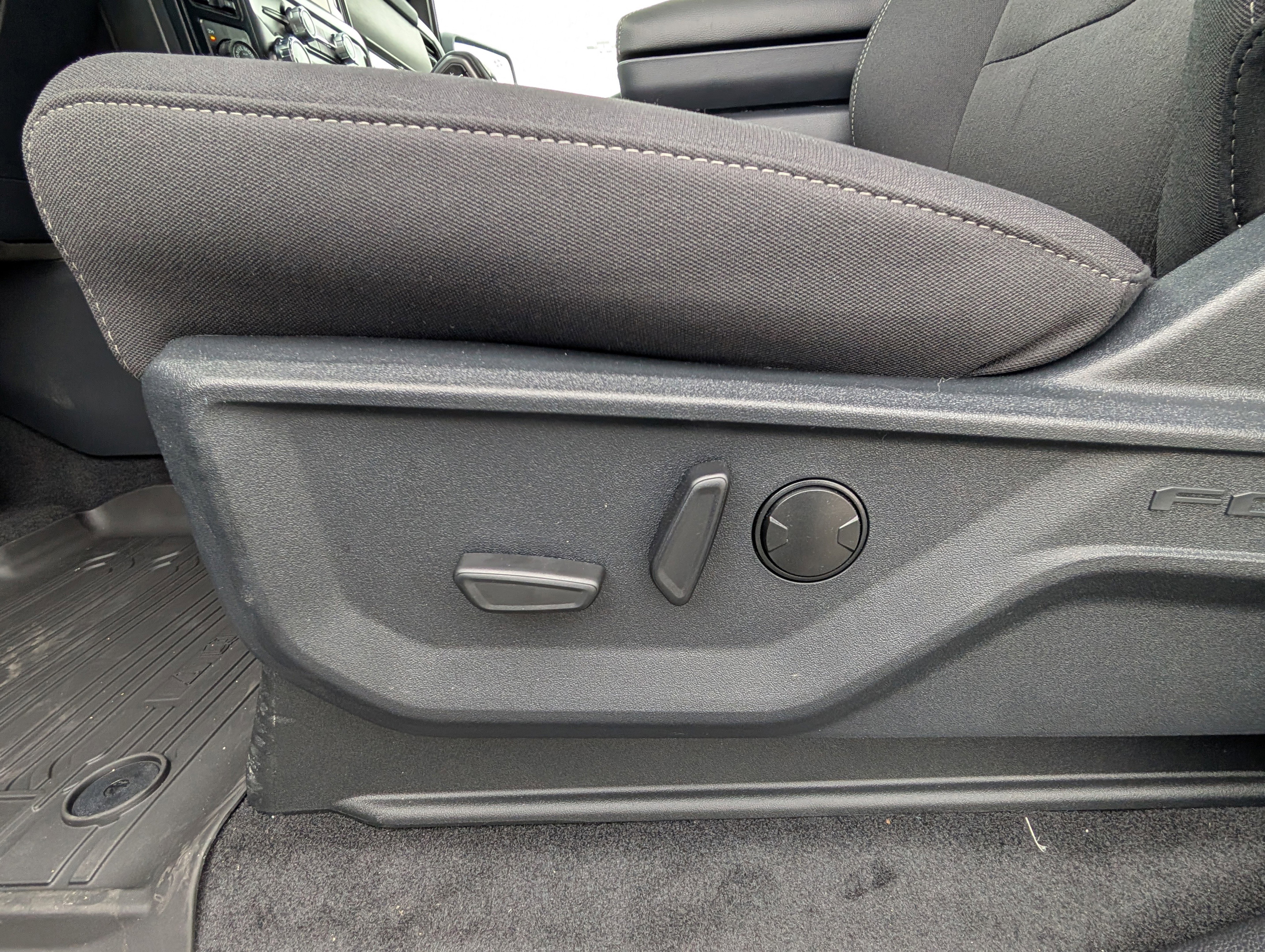 New 2025 Ford F150 XLT w/ Equipment Group 302A MID image 19