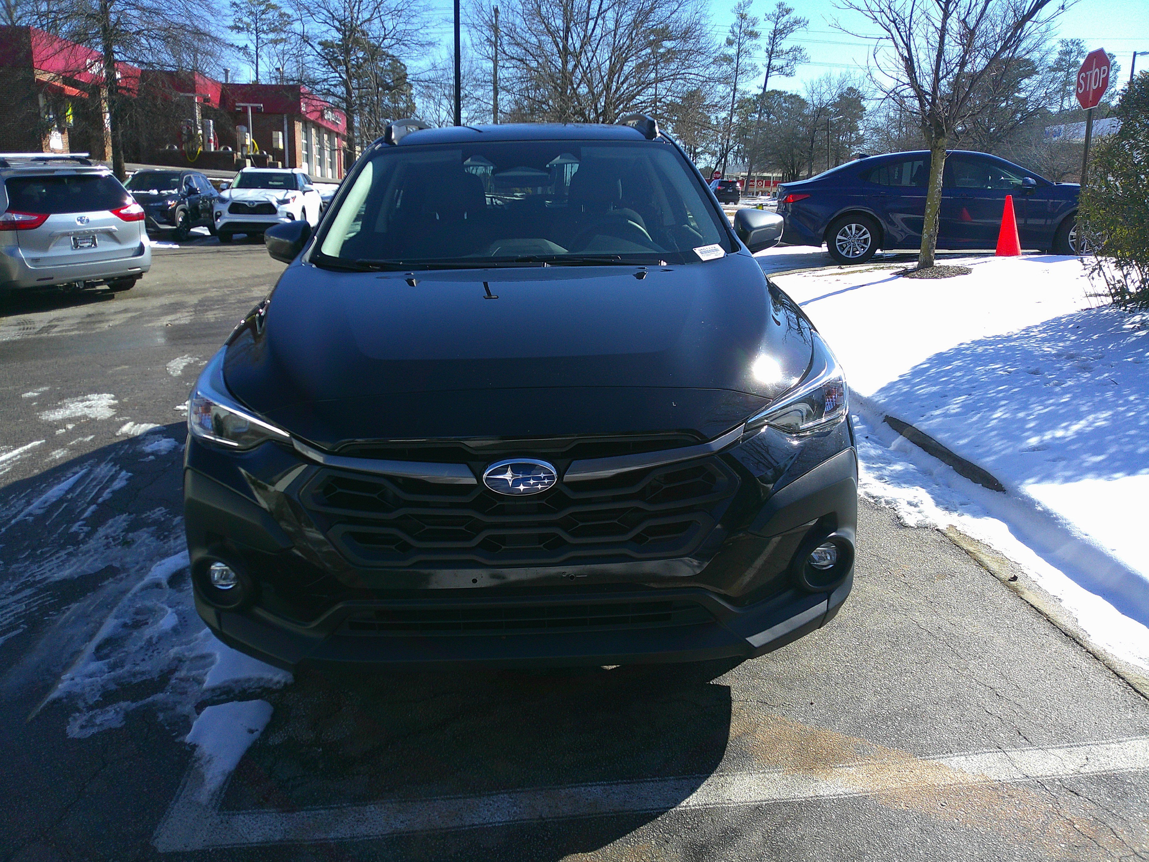 Used 2024 Subaru Crosstrek 2.0i Premium w/ Crosstrek Mirror Package image 3