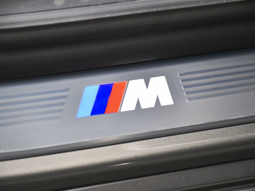 Used 2022 BMW 740i xDrive w/ M Sport Package image 14