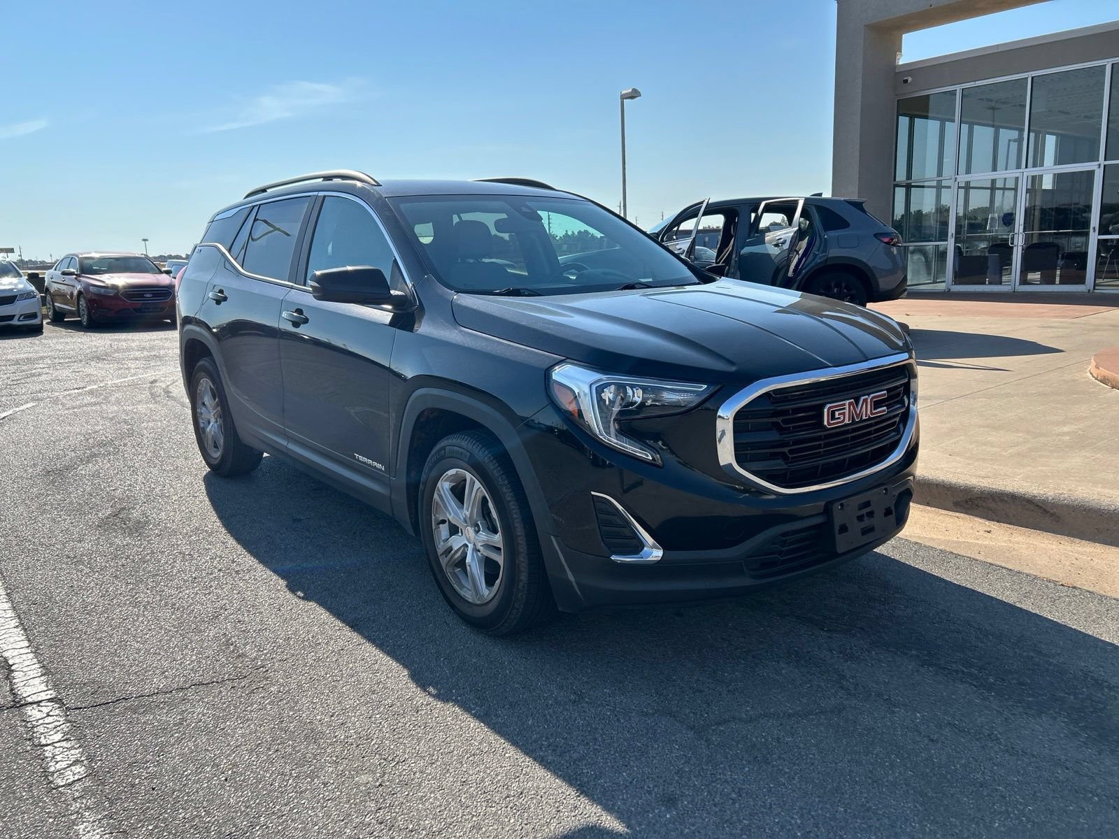 Used 2021 GMC Terrain SLE w/ Driver Convenience Package FWD video 3