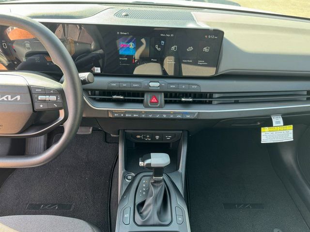 New 2025 Kia K4 LXS FWD image 17