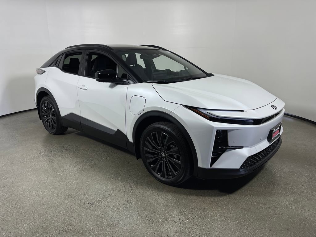 New 2026 Toyota C-HR AWD/4WD 360° Tour