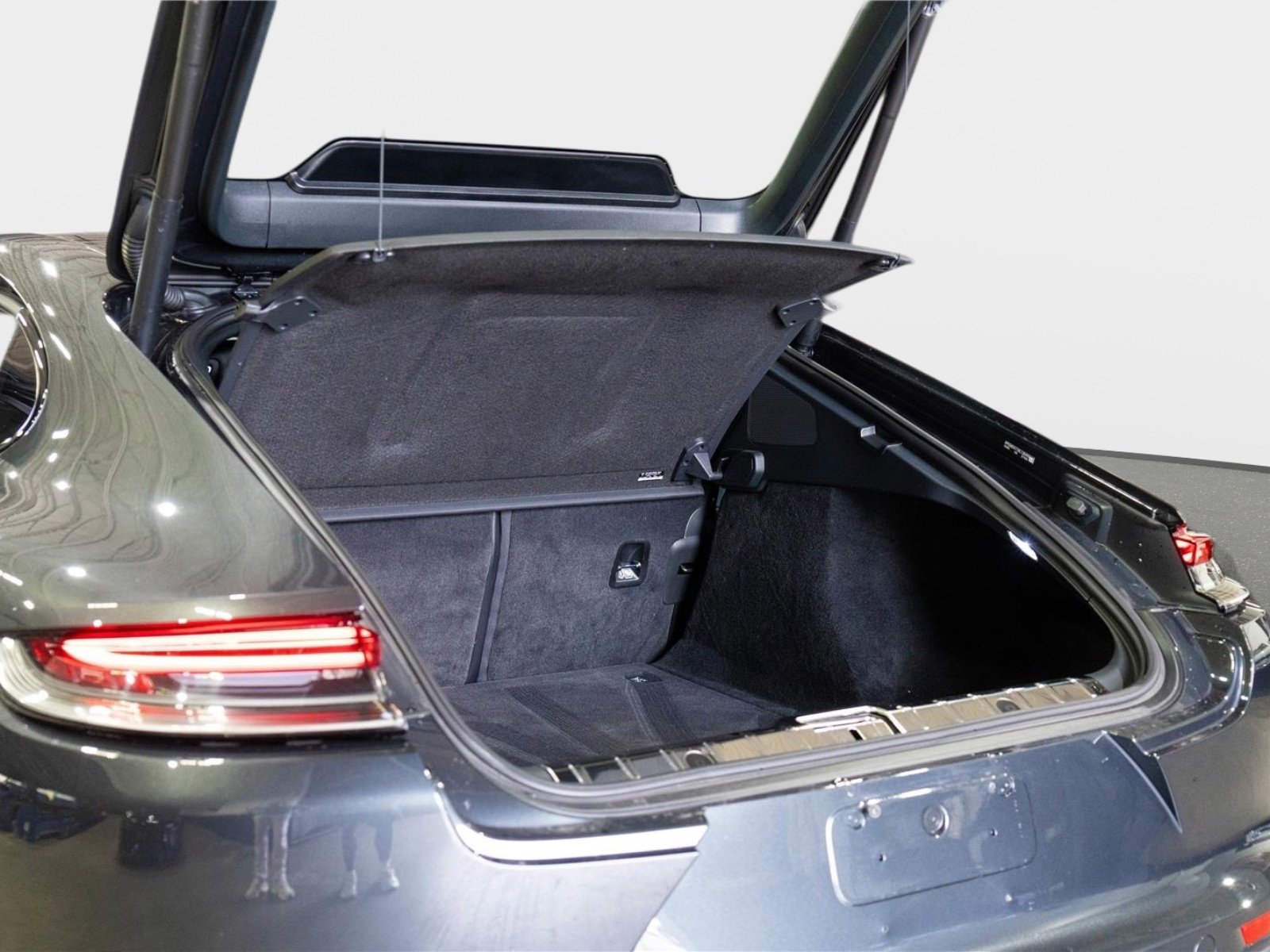 Used 2022 Porsche Panamera 4S image 38