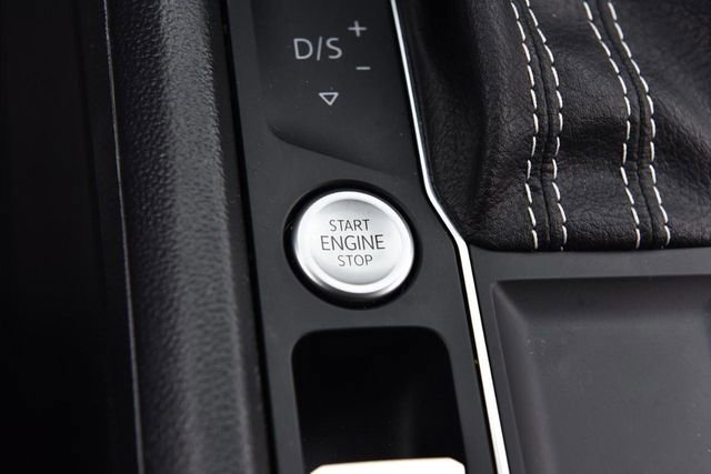 Used 2023 Volkswagen Atlas Cross Sport SE w/ Black Wheel Package image 17